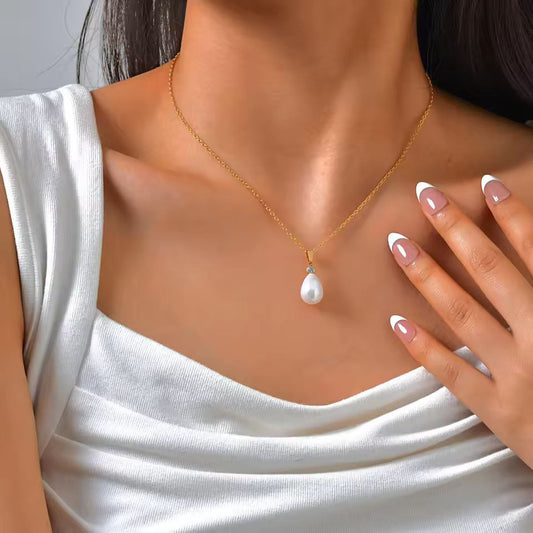 Elegant 18K Gold Pearl Jewelry Set